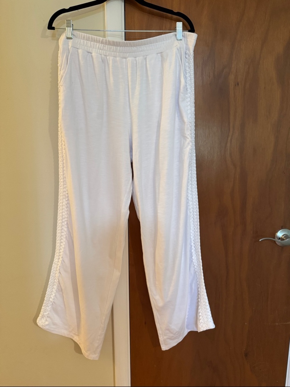 Belle by Kim Gravel White Elastic-Waist Lounge Pants with Subtle Lace Trim